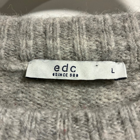 EDC sweater with flower detail - Picture 3 of 7